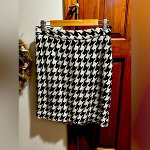 White House Black Market Skirt Size 4